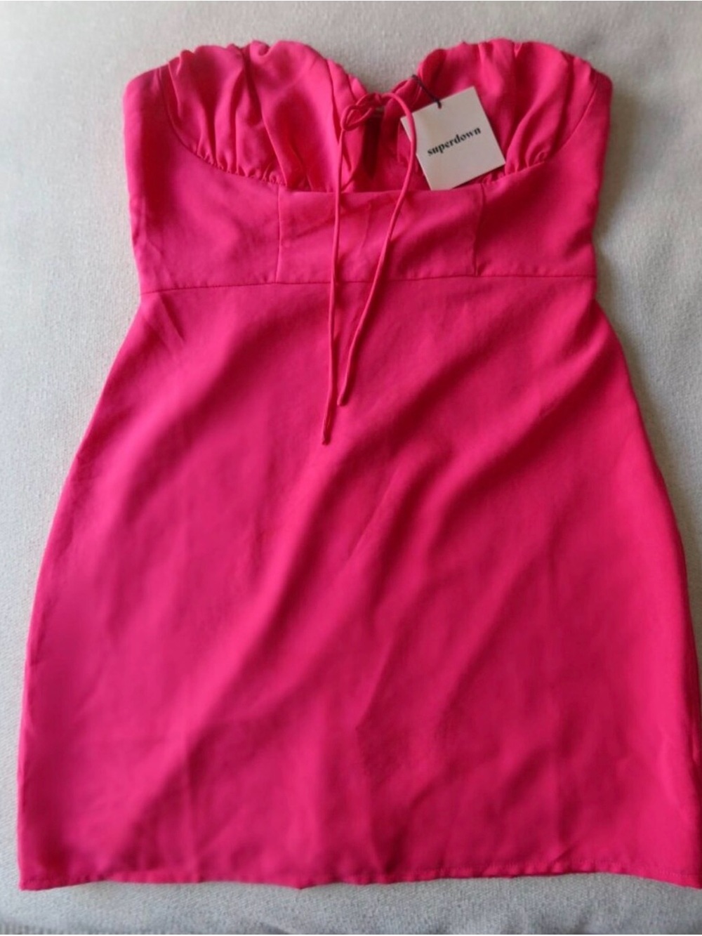 superdown Yulia Hot Pink
Strapless Mini Dress